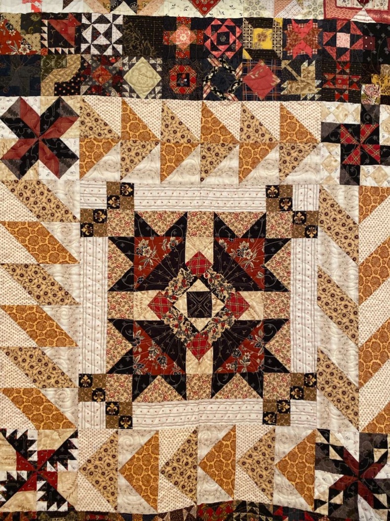 "365 Quilt Challenge 2016" by Ann Elise Alexander with Wilma Alexander - Center